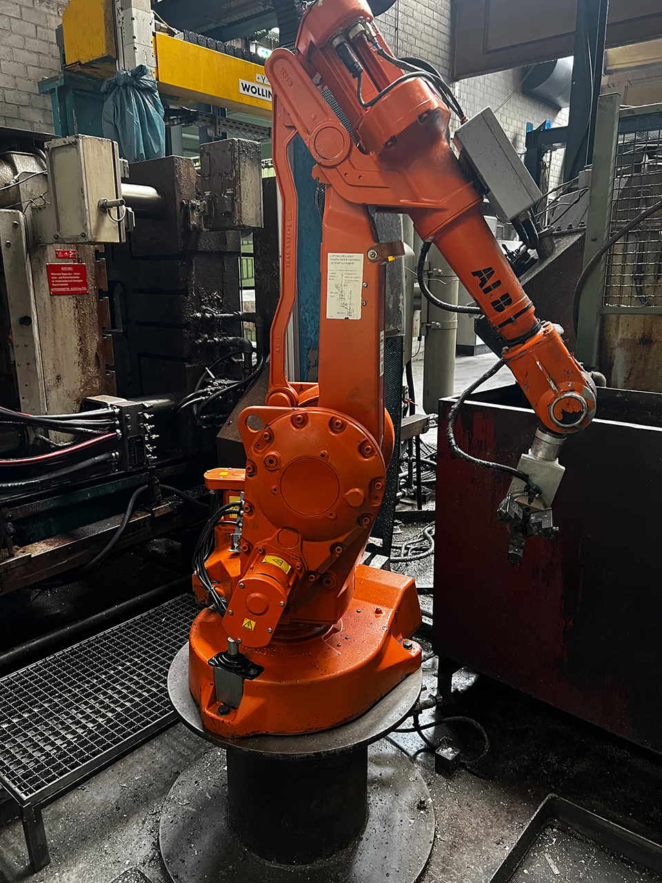 ABB IRB 2400 Foundry Robot HR1835, begagnad